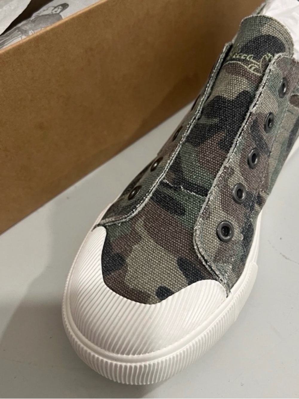 SBICCA CAMO SLIP ONS - LIKE NEW!! Size 8 - Picture 5 of 8